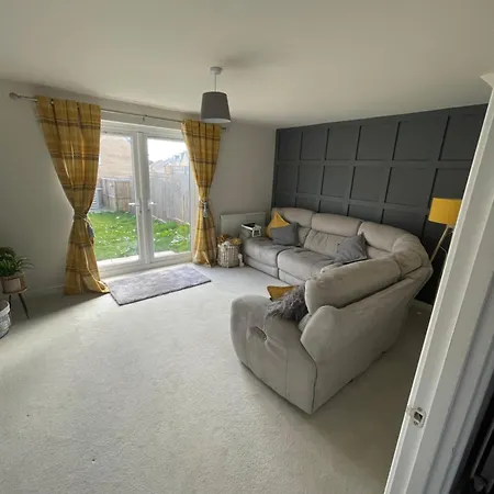2 Bedroom House Leeds  Exterior photo
