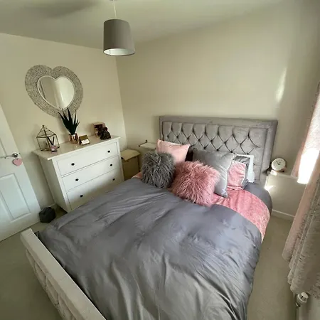 2 Bedroom House Leeds  Exterior photo