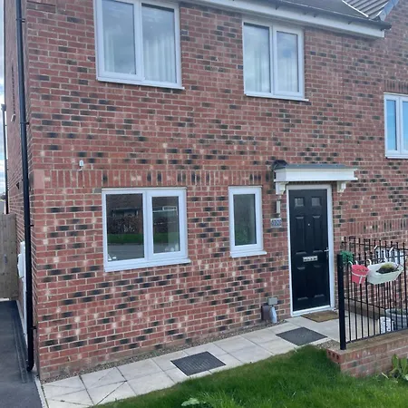 2 Bedroom House Leeds  Exterior photo